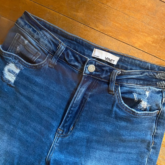 Vervet Denim - Picture 2 of 4